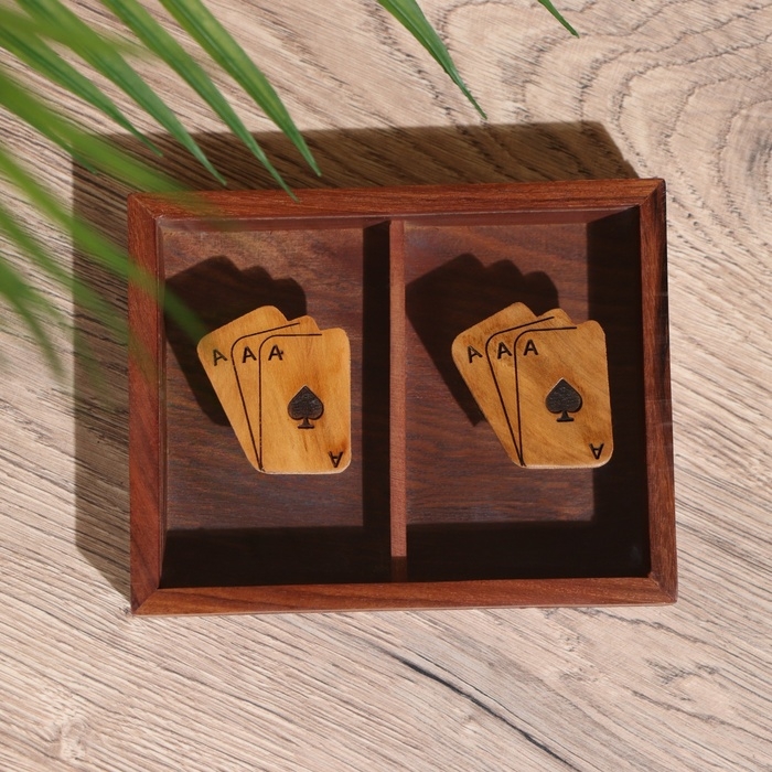 Шкатулка для игральных карт на 2 колоды 15,5х12х3,5 см, дерево шишам Шкатулка для игральных карт на 2 колоды 15,5х12х3,5 см, дерево шишам