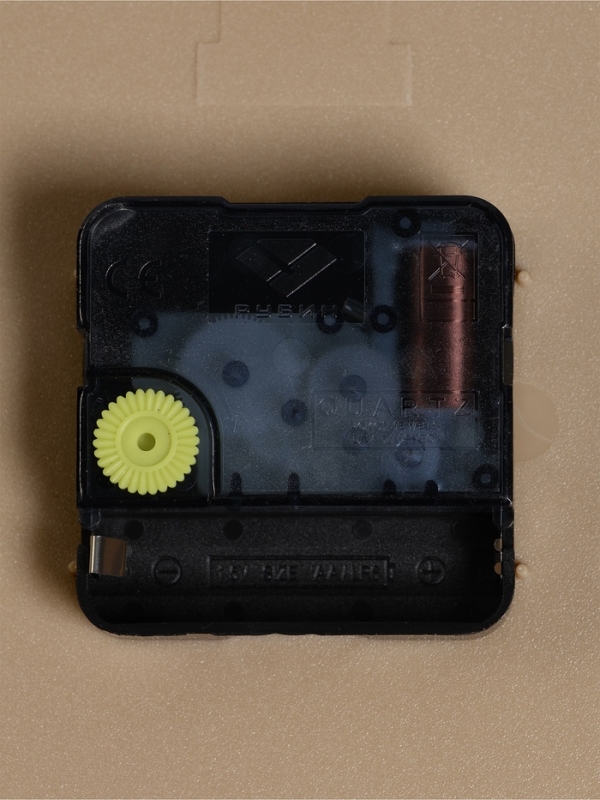 Часы настенные, интерьерные "Классика", d-28 см, открытая стрелка, бежевые