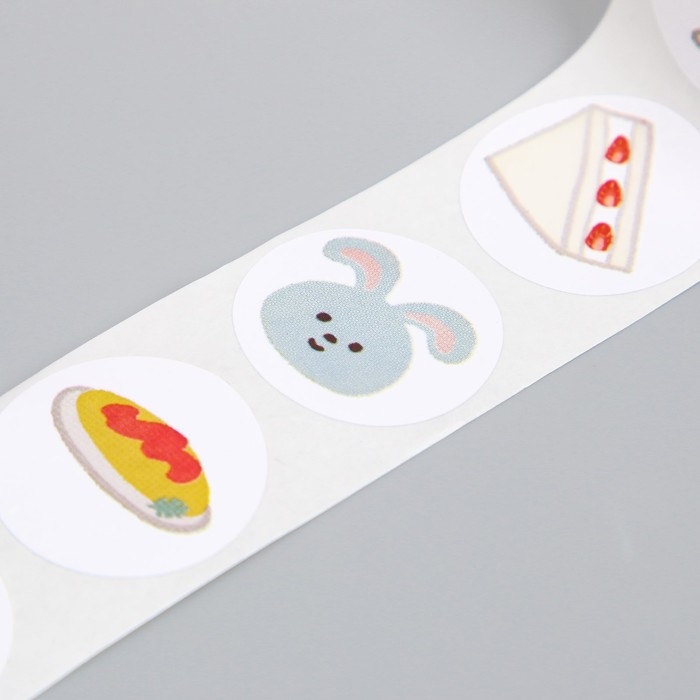 Наклейка бумага Наклейка бумага "Зайка и сладости" d=2,5 см 500 шт в рулоне 3х5,5х5,5см