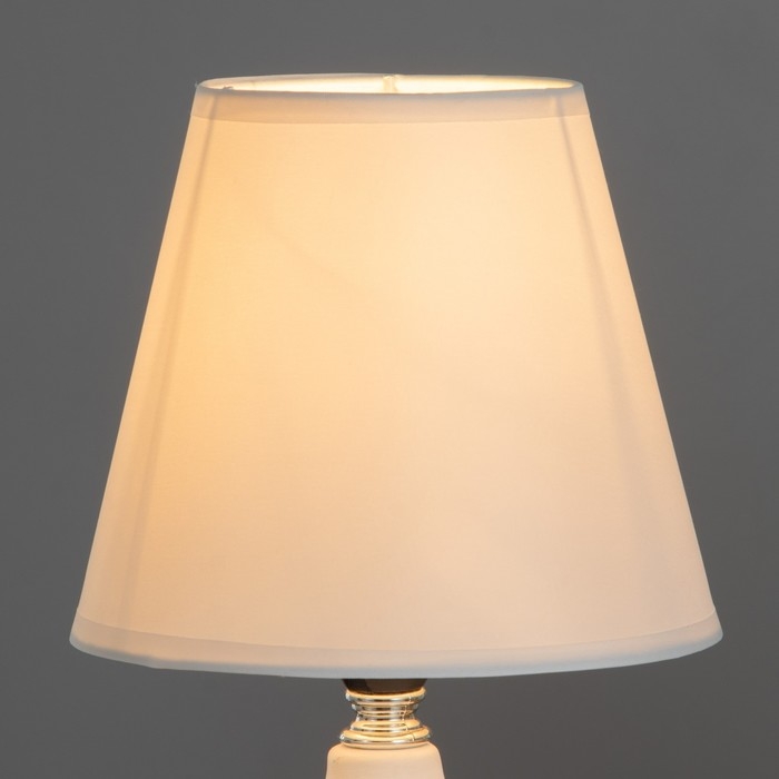 Абажур Е14 белый 15,5х15,5х13,7 см Абажур Е14 белый 15,5х15,5х13,7 см