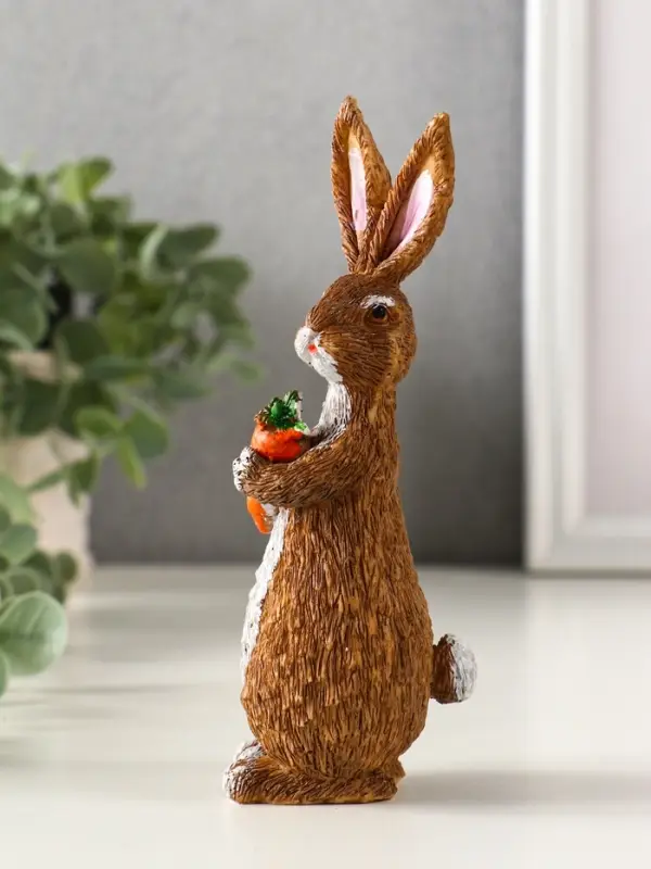 Сувенир полистоун  Сувенир полистоун "Кролик с морковью" 4,7х5х15 см