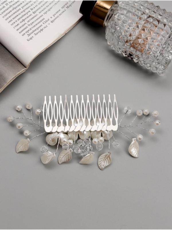 Гребень для волос Гребень для волос "Эмилия" цветы листочки, 11х6,5 см, белый