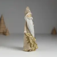 Фигурка новогодняя полистоун &laquo;Дед Мороз с сердечком на шапке с подарками или ёлкой&raquo;, 5.5&times;4.5&times;15.5 см, МИКС