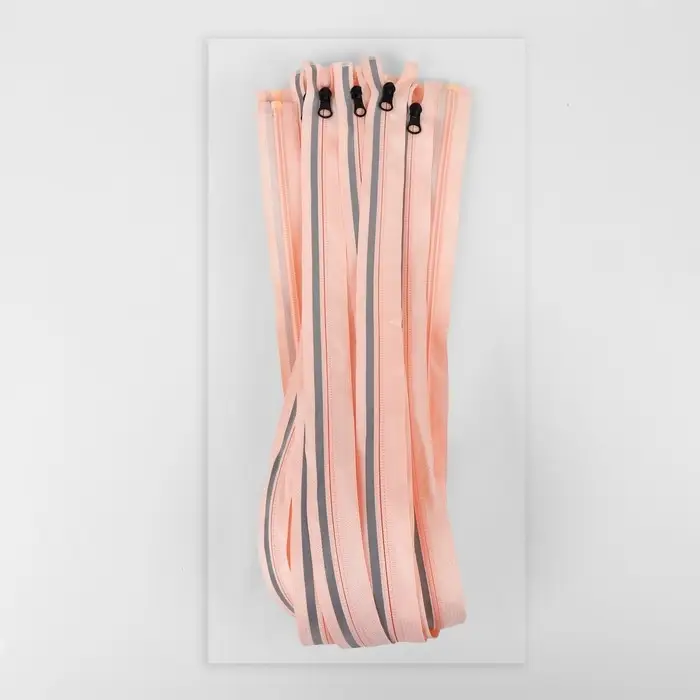 Молния «Спираль», №5, разъёмная, со светоотражающей полосой, замок автомат, 80 см, розовая Молния «Спираль», №5, разъёмная, со светоотражающей полосой, замок автомат, 80 см, розовая