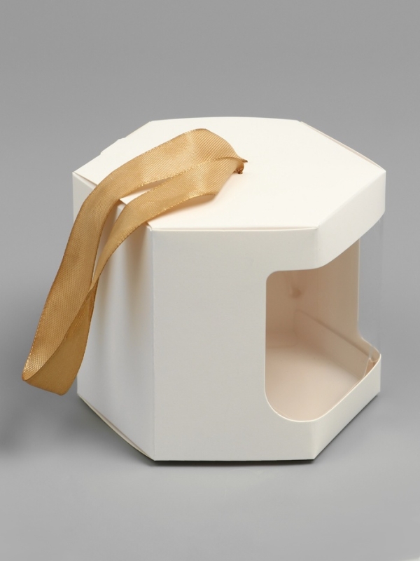 Коробка подарочная шестигранная, с окном, белая, 18 х 10 х 10 см Коробка подарочная шестигранная, с окном, белая, 18 х 10 х 10 см