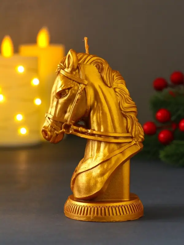 Декоративная свеча "Бюст лошади" (золото), 131 г