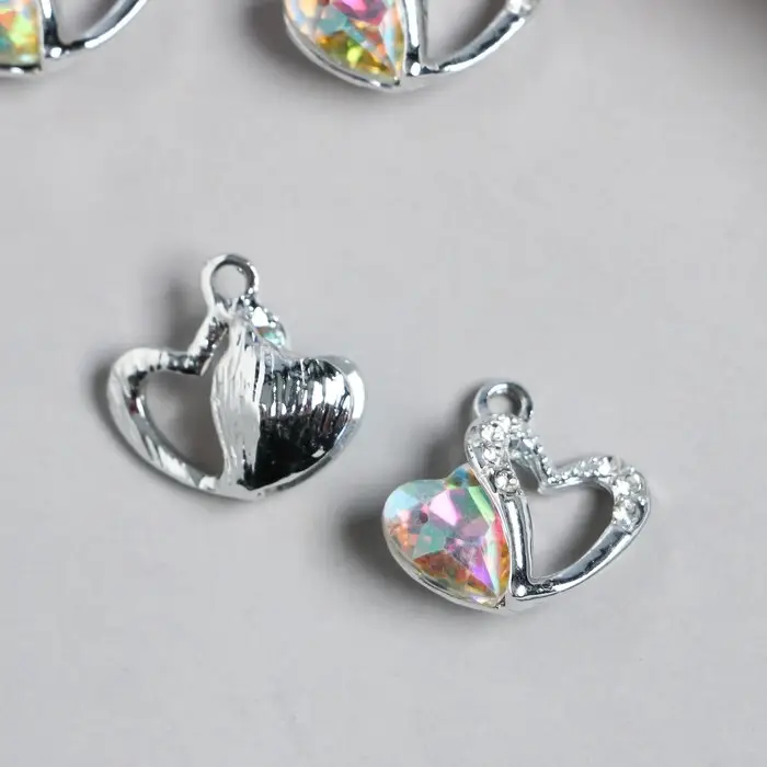 Металлический элемент, декоративная подвеска «Арт Узор. Двойное сердце», стразы, серебро, 1.7×1.8 см