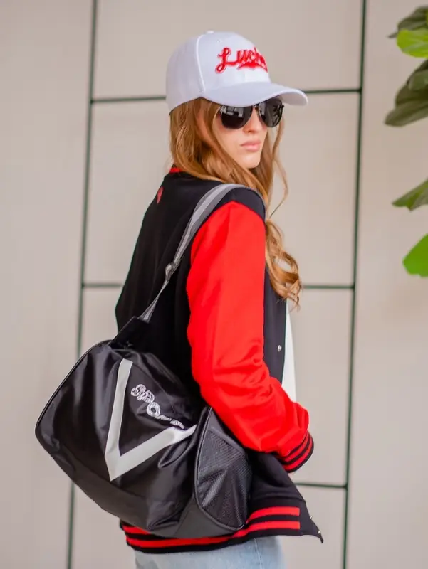 Сумка спортивная на молнии, боковой карман/сетка, регулируемый ремень, маленький размер, чёрная