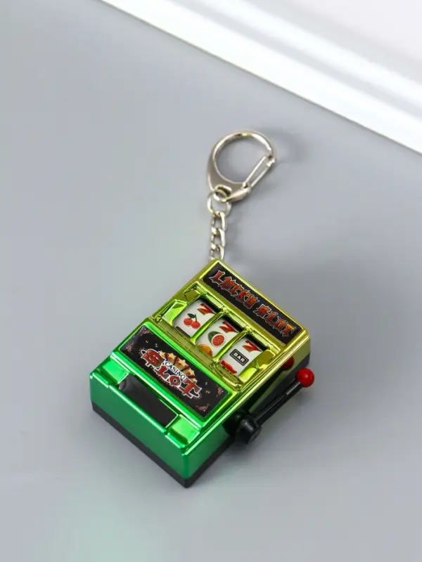 Брелок пластик "Игровой автомат - казино" зелёно-золотой 2,7х3,4х5 см