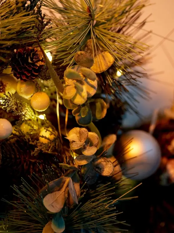 Декор настенный «Снежноягодник», 72×20 см, 18 LED, от батареек CR2032×2, свечение тёплое белое Декор настенный «Снежноягодник», 72×20 см, 18 LED, от батареек CR2032×2, свечение тёплое белое