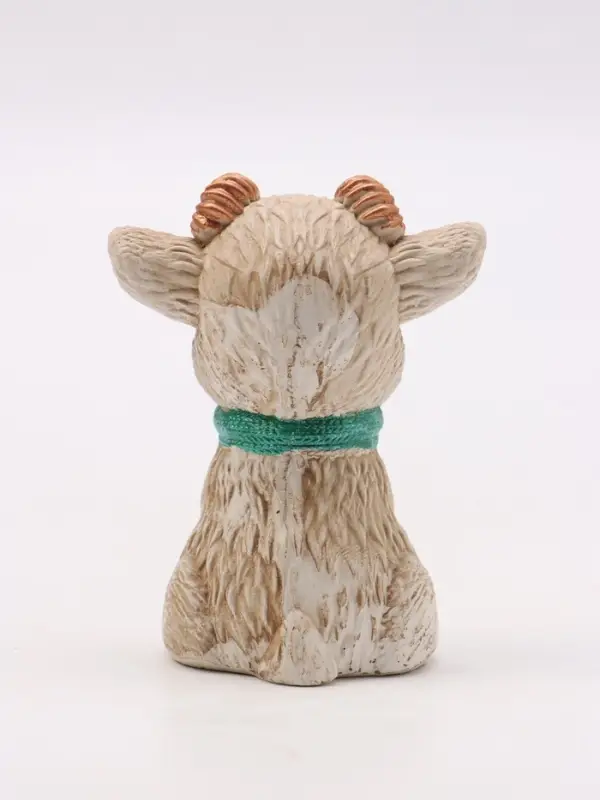 Фигурка декоративная &laquo;Козлик в шарфе&raquo;, 7&times;4&times;4 см, слоновая кость