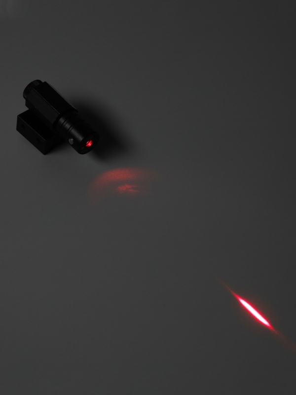 Лазерный прицел, целеуказательный, дальность 50-100 м Лазерный прицел, целеуказательный, дальность 50-100 м