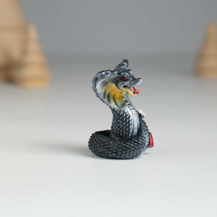 Сувенир полистоун Сувенир полистоун "Змейка тёмная лесная" МИКС 3,1х2,7х4,2 см