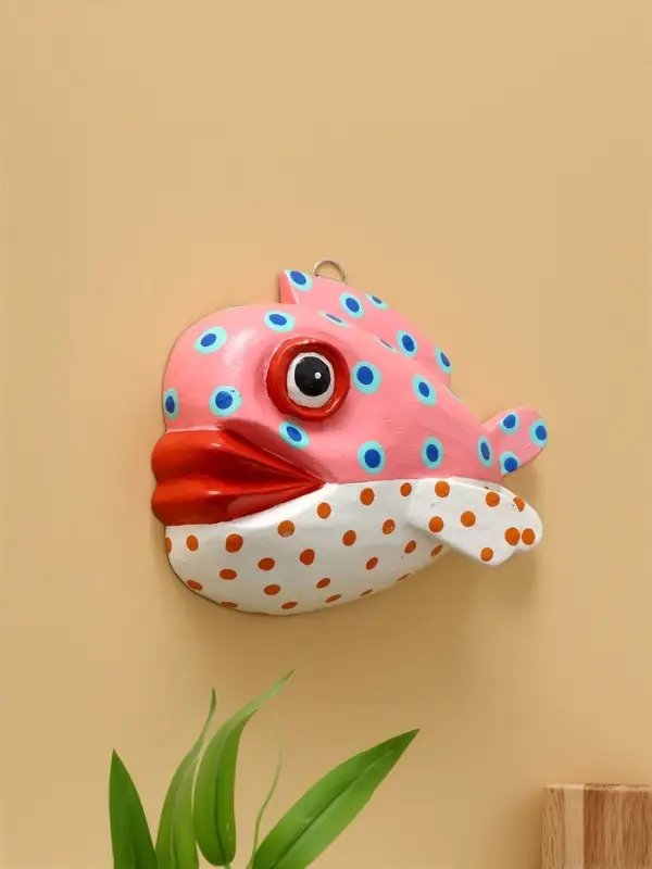 Панно  Панно "Рыба-клоун" дерево 20х16х4 см, цв. розово-белый