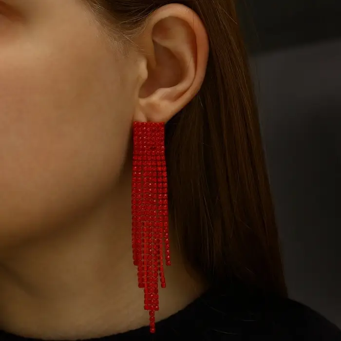 Серьги висячие со стразами &laquo;Маскарад&raquo; ступенька, цвет красный, 9.7 см