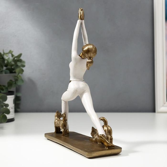 Сувенир полистоун  Сувенир полистоун "Девушка в позе воина, с кошками" розовый 25х18,7х6,4 см