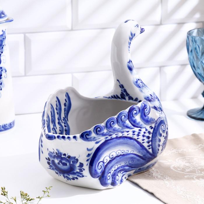 Фруктовница «Белая уточка», 25×12×24 см, гжель Фруктовница «Белая уточка», 25×12×24 см, гжель