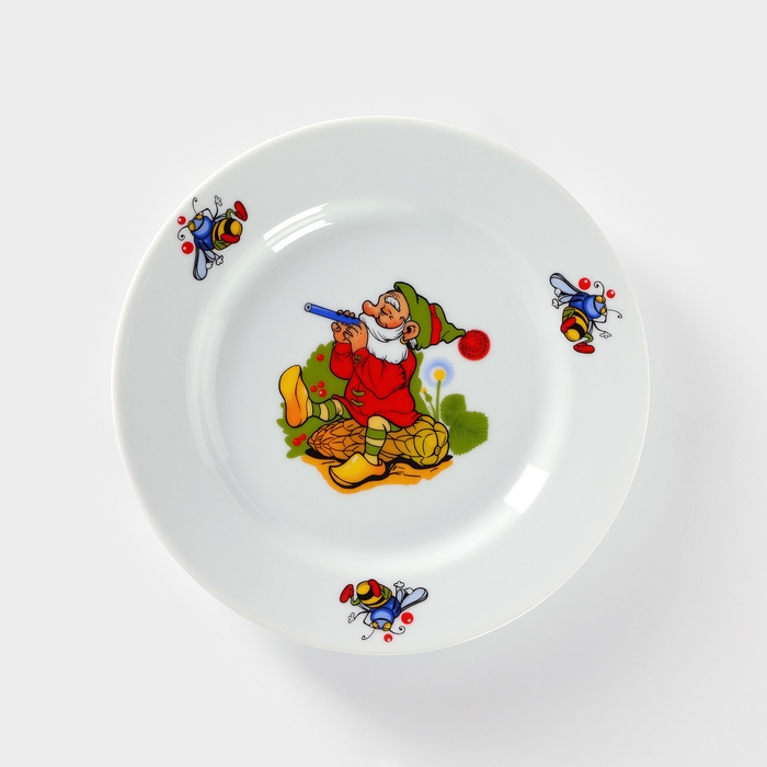 Тарелка фарфоровая «Лесовичок», d=20 см, рисунок микс, цвет белый Тарелка фарфоровая «Лесовичок», d=20 см, рисунок микс, цвет белый