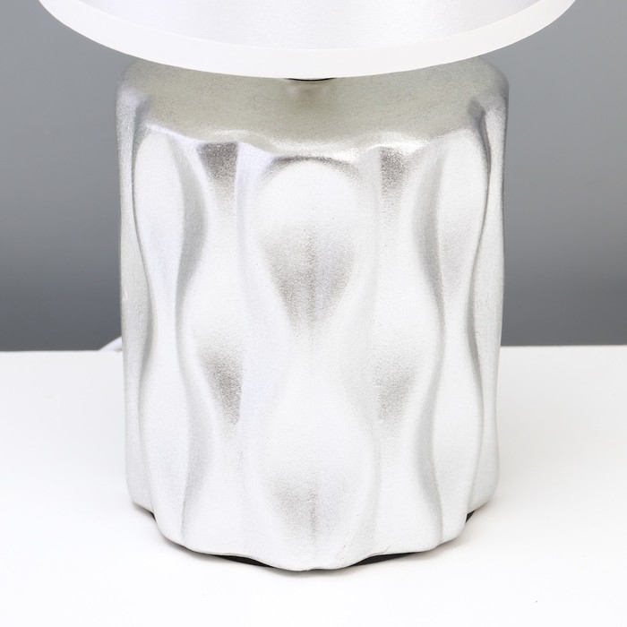 Настольная лампа Настольная лампа "Мюриэль" Е14 40Вт серебро 13х13х26,5 см