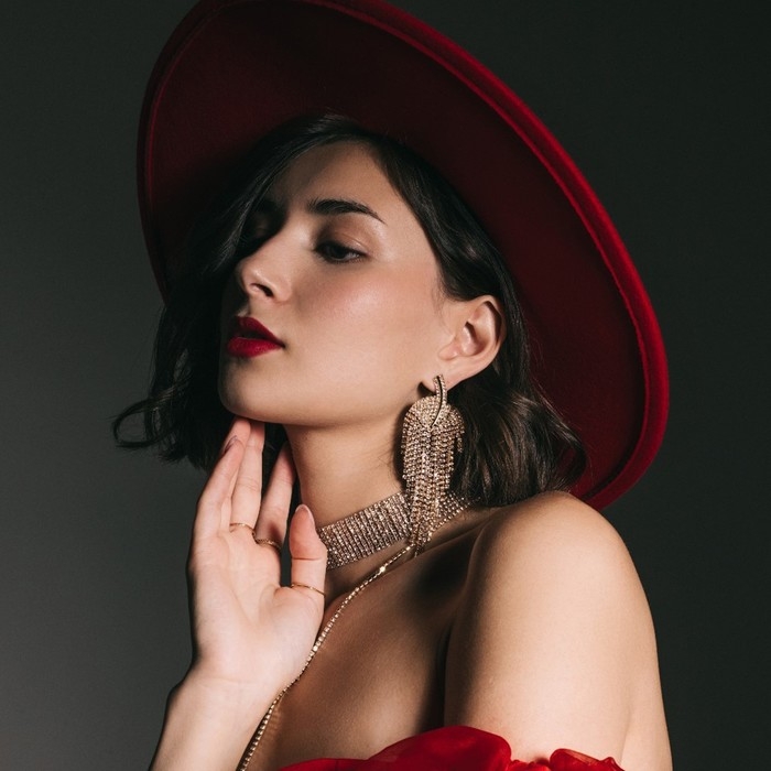 Серьги висячие со стразами «Грация» лесенка, цвет белый в золоте, 11 см Серьги висячие со стразами «Грация» лесенка, цвет белый в золоте, 11 см