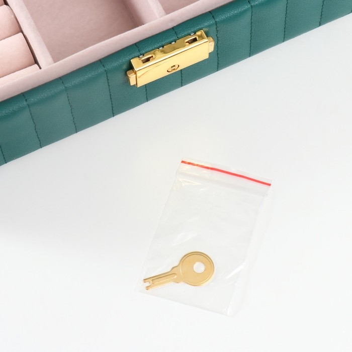 Шкатулка кожзам для украшений  Шкатулка кожзам для украшений "Ромбики. На кнопке" зелёная 7,5х24,5х18,5 см