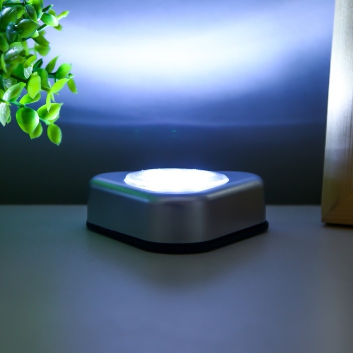 Ночник-пушлайт Ночник-пушлайт "Треугольник" 3хLED, 3ААА серый 6,5х6,5х2,5 см RISALUX