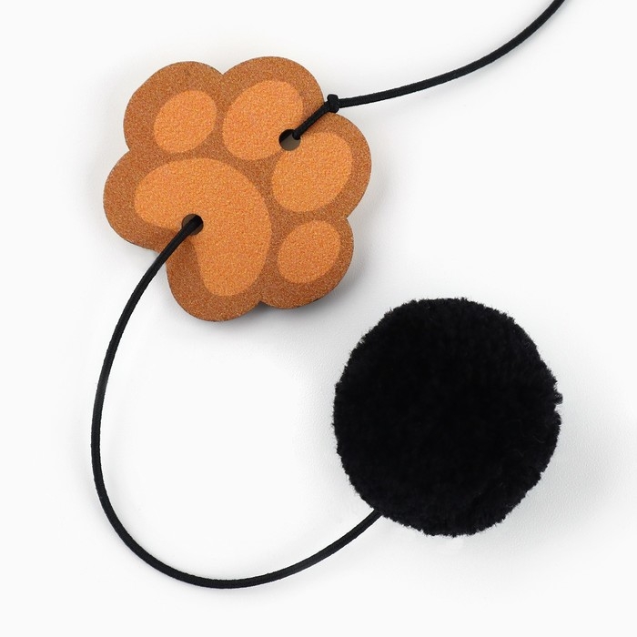 Дразнилка с деревянной подвеской «Лапка», 4 см Дразнилка с деревянной подвеской «Лапка», 4 см