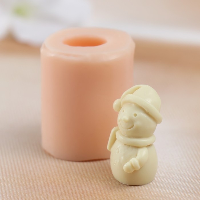 Новогодний молд силикон Новогодний молд силикон "Снеговичок" 2,2х1,7х2,9 см