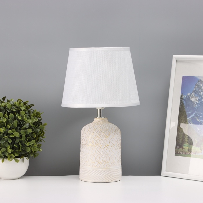 Лампа настольная Лампа настольная "Узор" 1х40Вт Е14 белый 20х20х34см