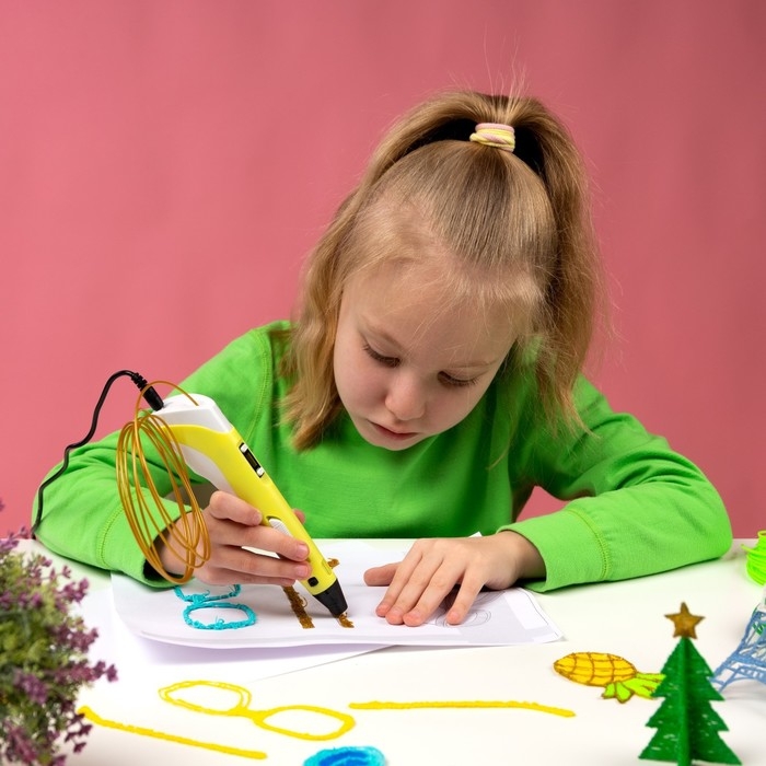 3D ручка Luazon, дисплей, работа с пластиком ABS и PLA, пластик в комплекте, жёлтая 3D ручка Luazon, дисплей, работа с пластиком ABS и PLA, пластик в комплекте, жёлтая