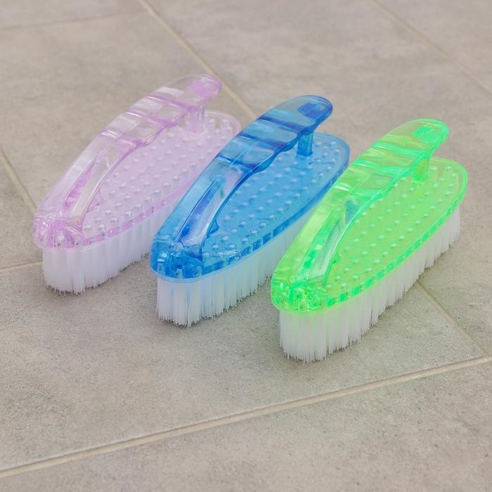 Щётка утюжок для уборки «Дельта», 16×5×6 см, с ручкой, прозрачный пластик, цвет МИКС Щётка утюжок для уборки «Дельта», 16×5×6 см, с ручкой, прозрачный пластик, цвет МИКС