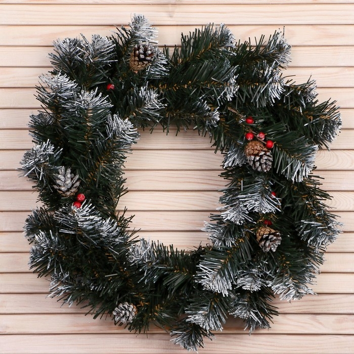 Новогодний венок  Новогодний венок "Рождественский белоснежный" шишка серебро +ягода  45см