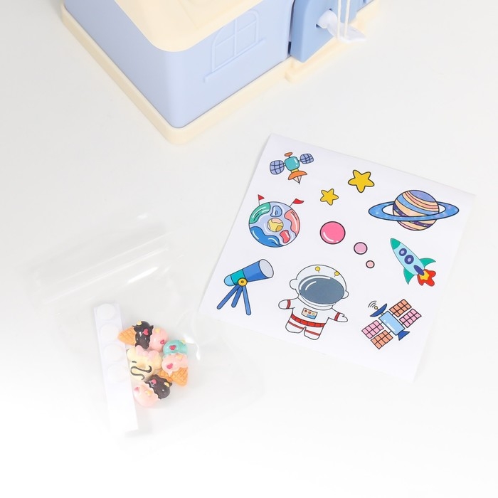 Копилка пластик Копилка пластик "Домик в нежных тонах" МИКС 14х10х13 см