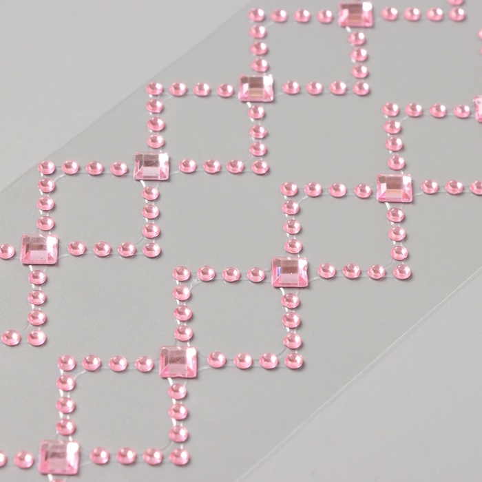 Наклейка пластик стразы "Узор из ромба" розовая 35х8 см