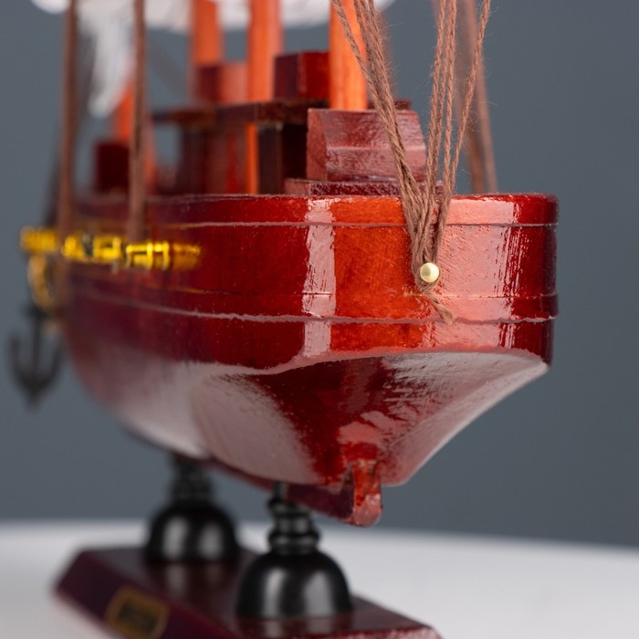 Сувенирная модель корабля &laquo;Остров сокровищ&raquo;, 33&times;6&times;32 см