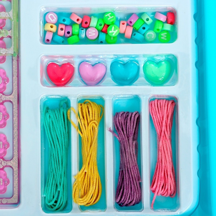 Набор для бисероплетения «Блестящие бусины» в чемодане Набор для бисероплетения «Блестящие бусины» в чемодане