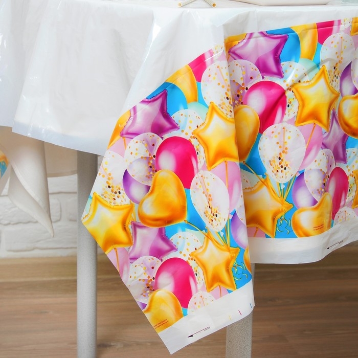 Скатерть одноразовая «Влюбленность», шарики, 182х137см Скатерть одноразовая «Влюбленность», шарики, 182х137см