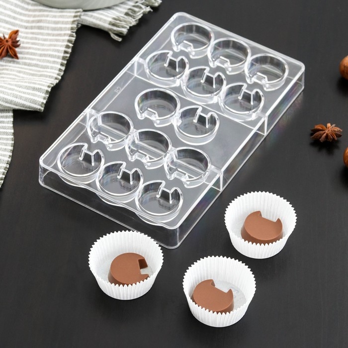 Форма для конфет и шоколада «Пакман», 14 ячеек, 20×12×2,5 см, ячейка d=3 см, цвет прозрачный Форма для конфет и шоколада «Пакман», 14 ячеек, 20×12×2,5 см, ячейка d=3 см, цвет прозрачный