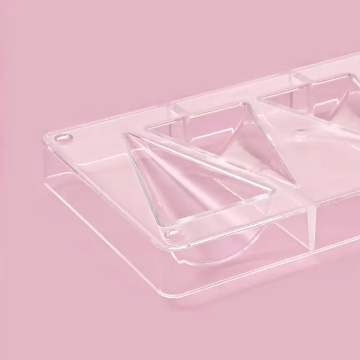 Форма для конфет и шоколада &laquo;Большой конус&raquo;, 20&times;12&times;2.5 см, 4 ячейки 8&times;5&times;2.2 см, пластик, прозрачная