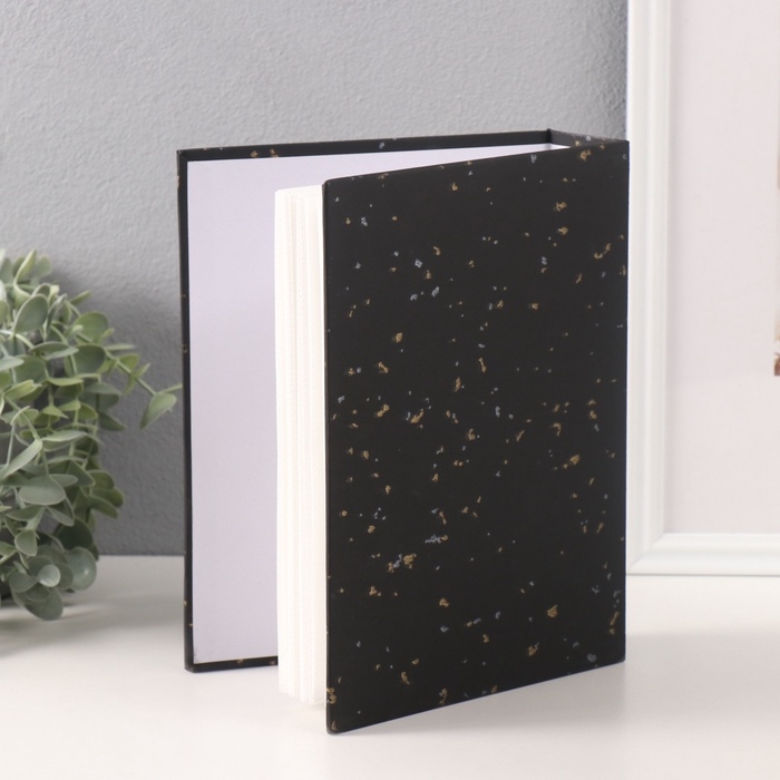 Фотоальбом на 200 фото 10х15 см Фотоальбом на 200 фото 10х15 см "В крапинку" матовый, чёрный 6,5х17,5х23 см
