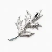 Брошь "Лист Одуванчика", цвет зелёный в чернёном серебре Брошь "Лист Одуванчика", цвет зелёный в чернёном серебре