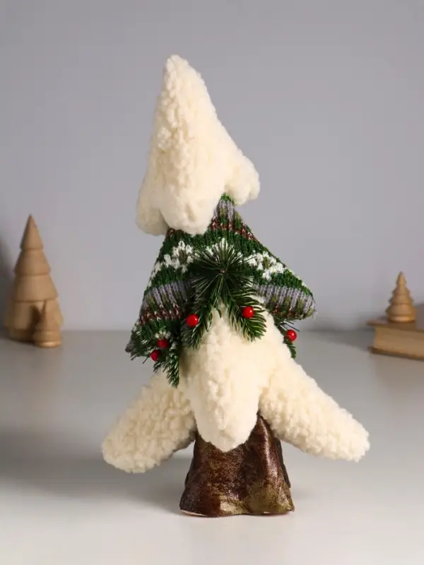 Декор  Декор "Вязаная ель с ягодками" 15х15х33 см