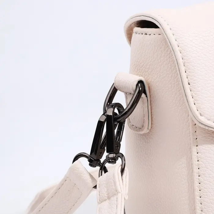 Сумка женская мессенджер на магните, 24&times;10&times;15 см, однотонная, белая