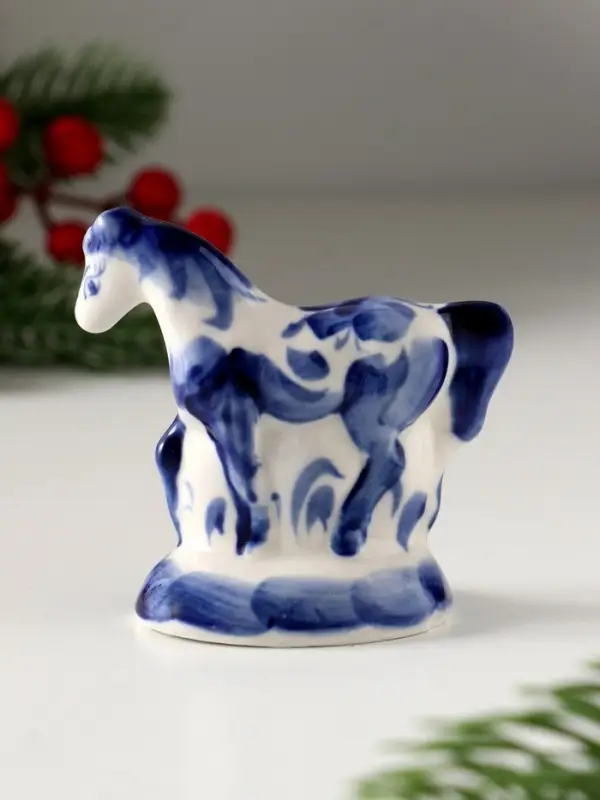 Сувенир Лошадь в траве, 7,5х7,5 см, гжель Сувенир Лошадь в траве, 7,5х7,5 см, гжель