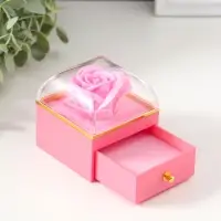 Шкатулка пластик "Роза в футляре" розовая 6,8х6,8х7,5 см