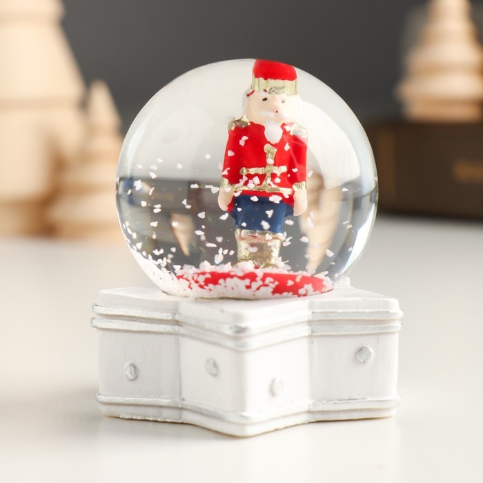 Снежный шар новогодний стеклянный «Щелкунчик на звезде», 5×5×6 см, МИКС Снежный шар новогодний стеклянный «Щелкунчик на звезде», 5×5×6 см, МИКС