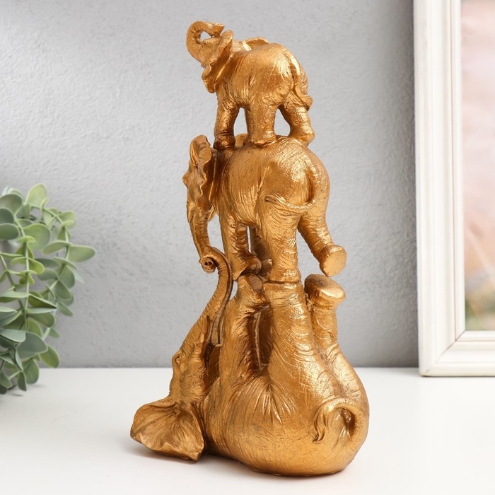 Сувенир полистоун Сувенир полистоун "Пирамида из слонов" золото 7,7х14,5х25 см