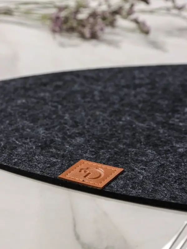 Салфетка сервировочная на стол Доляна &laquo;Грэй&raquo;, 33.5&times;38.4 см, толщина 4 мм, чёрная