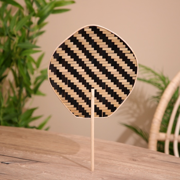 Опахало из бамбука 23х1х33 см Опахало из бамбука 23х1х33 см