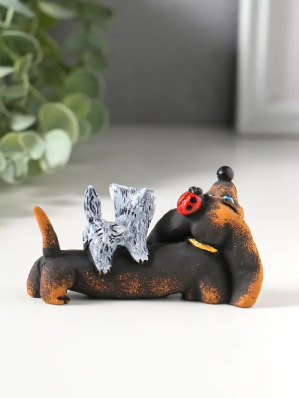 Фигура "Такса с друзьями", 4,9х4,5х8,9см